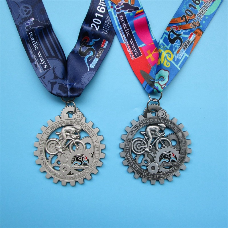 تصميم جوفاء ميداليات مخصصة لركوب الدراجات المعدنية المصبقة