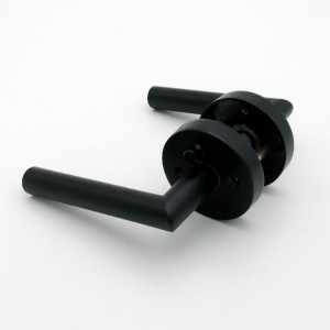 R7505 مقابض الأبواب الأسود ، ذراع باب الخصوصية الداخلية لحمام غرفة النوم ، التصميم الحديث النحيف النحيف التصميم الثقيل مع القفل