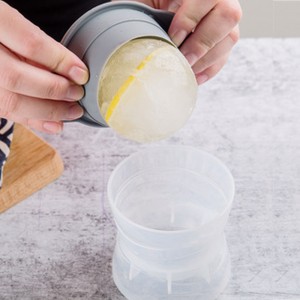 قوالب ثلج كروية كبيرة مناسبة للويسكي والكوكتيلات والمشروبات الجليدية وقابلة لإعادة الاستخدام وسهلة التنظيف وخالية من BPA