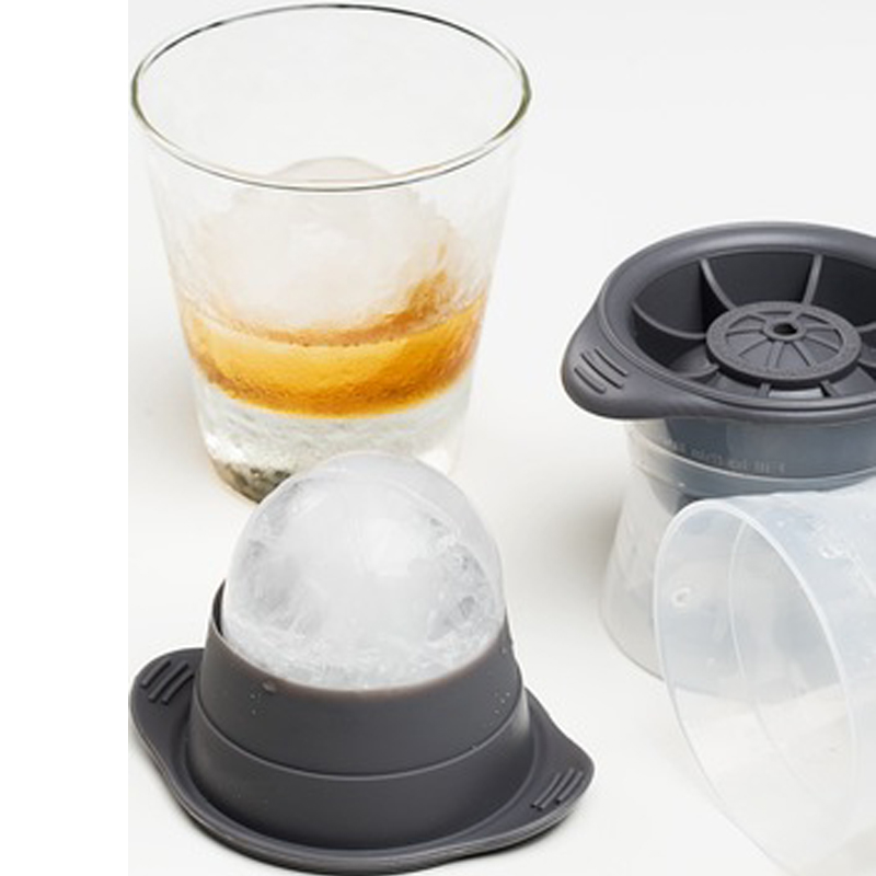 قوالب ثلج كروية كبيرة مناسبة للويسكي والكوكتيلات والمشروبات الجليدية وقابلة لإعادة الاستخدام وسهلة التنظيف وخالية من BPA