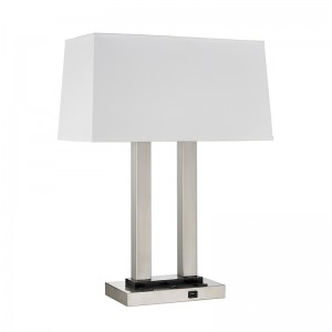 مصباح طاولة منضدة مزدوجة في غرفة الضيوف