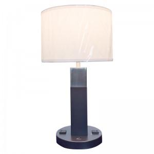 نغمتان أسود ومصباح طاولة للنيكل مع مفتاح روك على/off ومنافذان مريحان في غرفة الضيوف