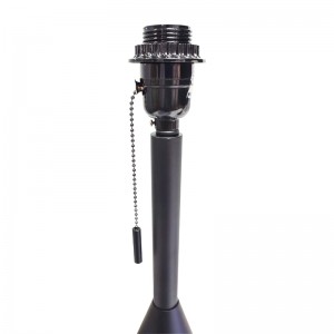 مصباح المكتب الأسود للتشطيب الأسود مع تبديل سلسلة سحب في غرفة الضيوف