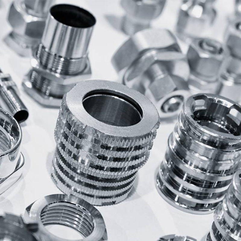 الصناعات&التطبيقات ومزايا تصنيع CNC