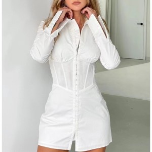 الأزياء الأوروبية والأميركية أزياء الخصر الطويل الأكمام