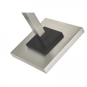 مصباح أرضي للفندق المعدني مع الانتهاء من النيكل المصقول واللكنة السوداء في غرفة الضيوف