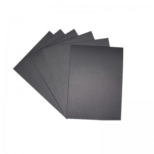 لوحة خشبية سوداء