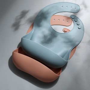 مريلة سال لعابه