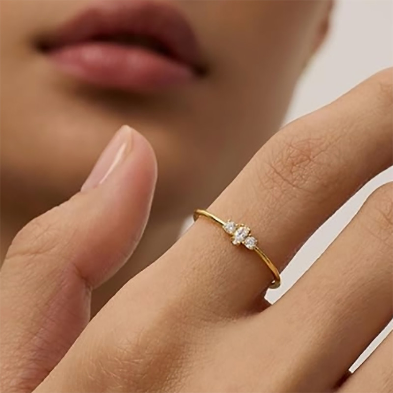 الذهب الأنيق 18K-مطلي 925 حلقة فضية من الجنيه الاسترليني مع ماركيز وجولة-قطع حجارة الزركونيا المكعبة - شريط خطوبة تكديس الحد الأدنى