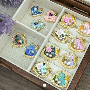 قلادة الطلاء بالزيت عتيقة