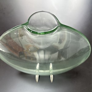 Zhongtai الفولاذ المقاوم للصدأ السمك شكل الفم المنحني جولة عالية-إناء الشفافية مع قاعدة معدنية 23 سم لترتيب الزهور