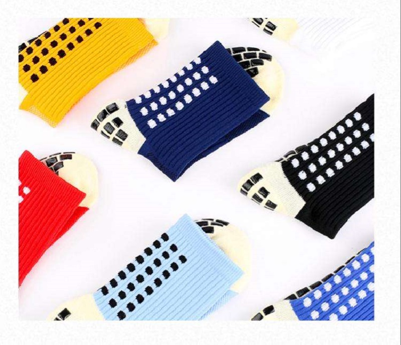 1670051103.jpg Athletic Soccer Football Anti Slip Non Skid Sports Grip Socks with custom designs.jpg